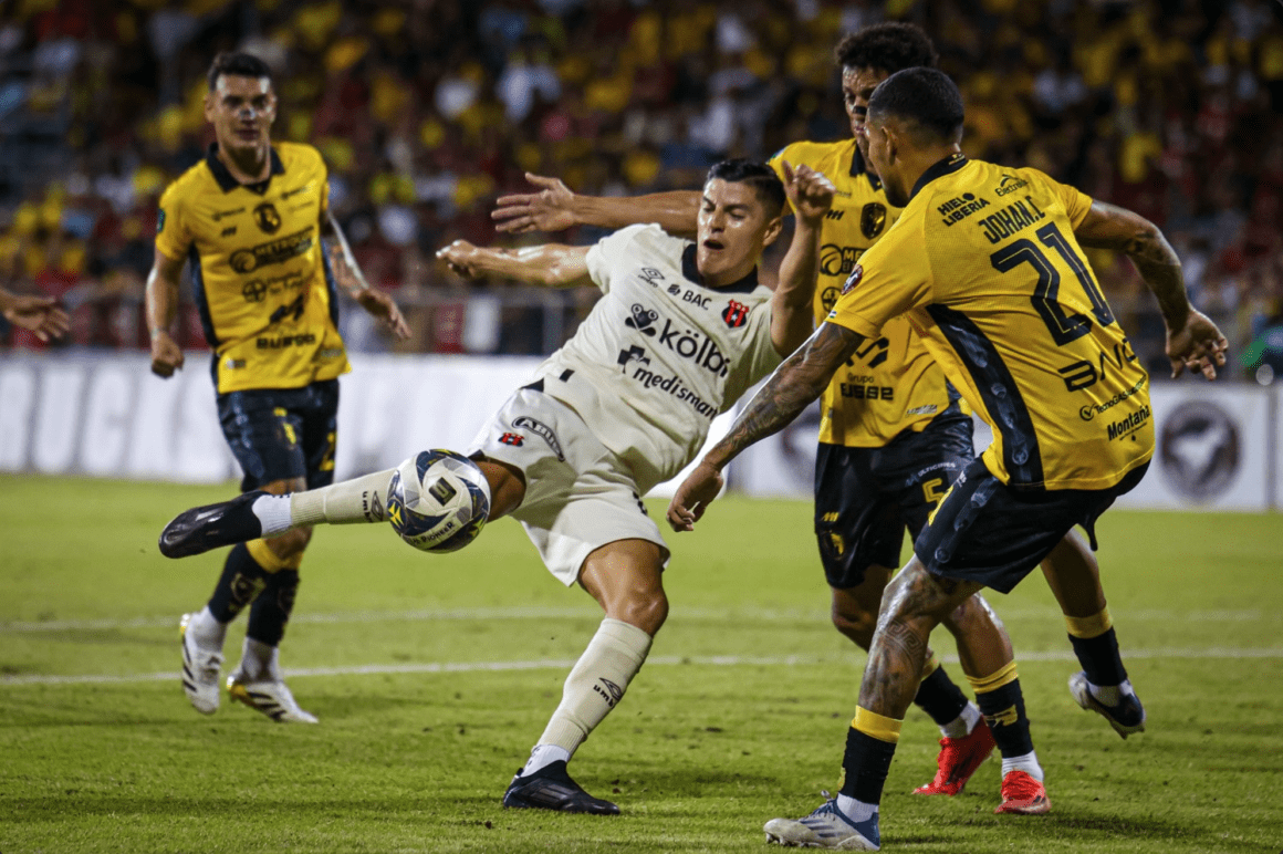 EMPATE EN LA IDA DE SEMIFINALES ENTRE LIBERIA Y LA LIGA