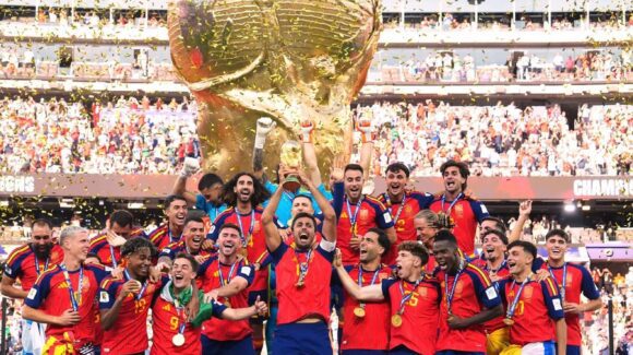 ESPAÑA TOCA EL CIELO, LA NUEVA REINA DEL MUNDO CONQUISTA